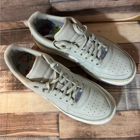 Air force 1s - Picture 1 of 9